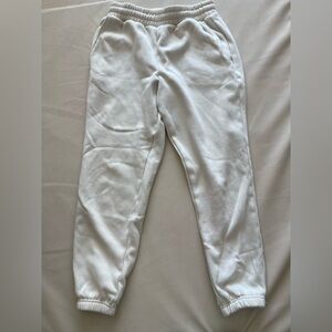 Fabletic’s Women White Jogger Sweatpants
